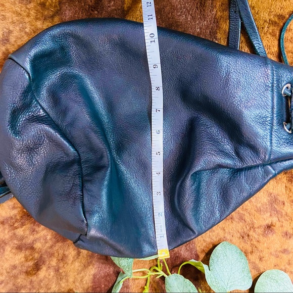 Jennifer Haley 100% Leather Fringe Bucket Bag - Picture 6 of 8